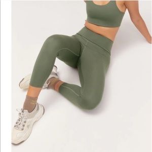 girlfriend collective thyme sage pocket leggings